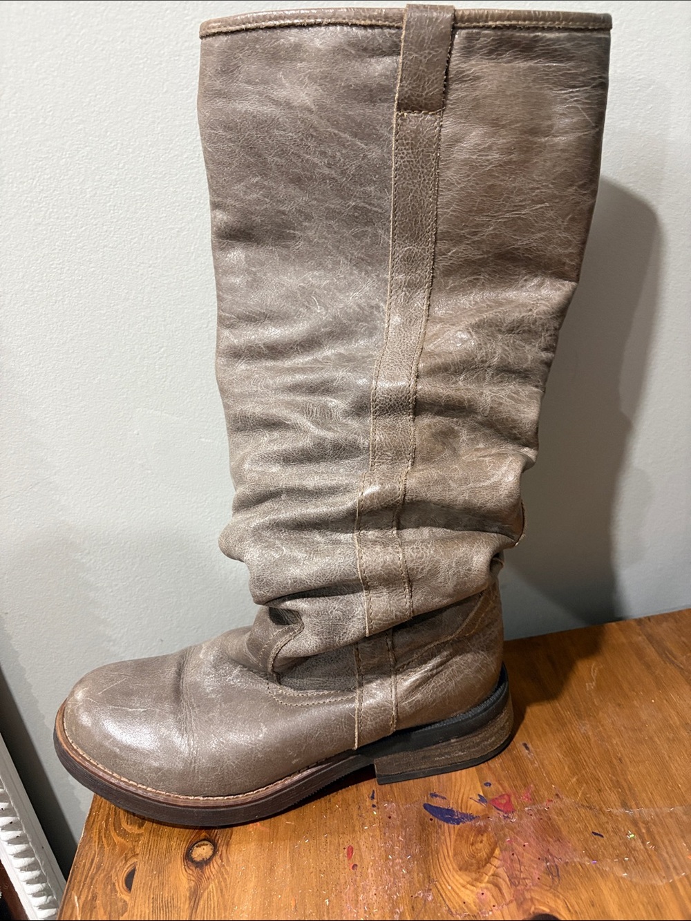 Steve Madden logo on wall decor?